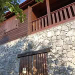 Quinta Do Castelo - Casa De Madeira Kır Evi