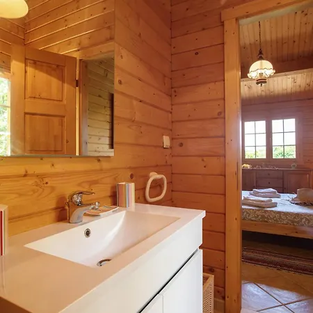 Quinta Do Castelo - Casa De Madeira